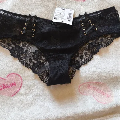 Sous vêtements  femme avec étiquette 